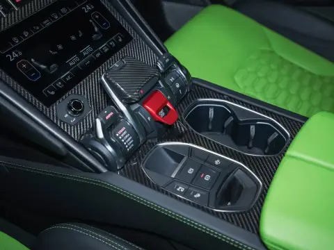 Lamborghini Urus, I 2022 — миниатюра 10