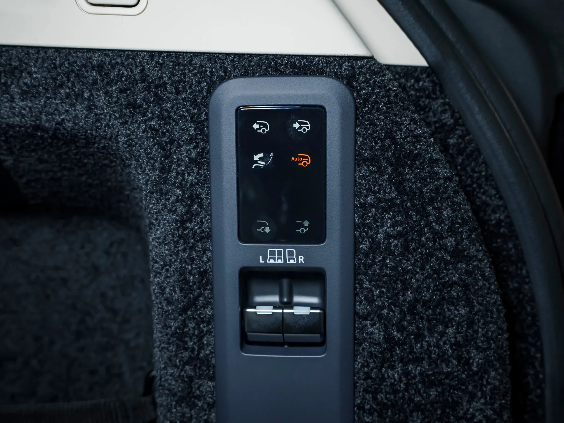 Land Rover Range Rover, V 2026 фото 3