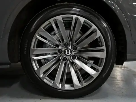 Bentley Bentayga, I Рестайлинг 2025 — миниатюра 7