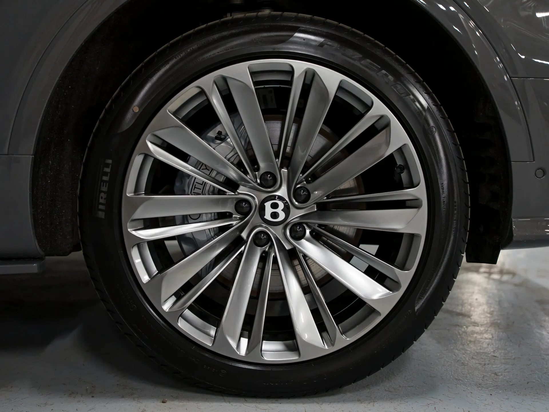Bentley Bentayga, I Рестайлинг 2025 фото 9
