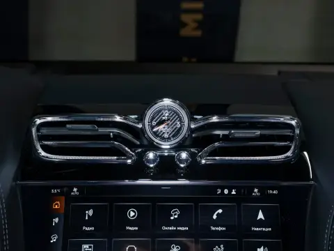 Bentley Bentayga, I Рестайлинг 2025 — миниатюра 8