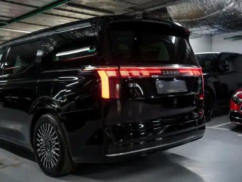 Zeekr 009, I 2023 — миниатюра 6