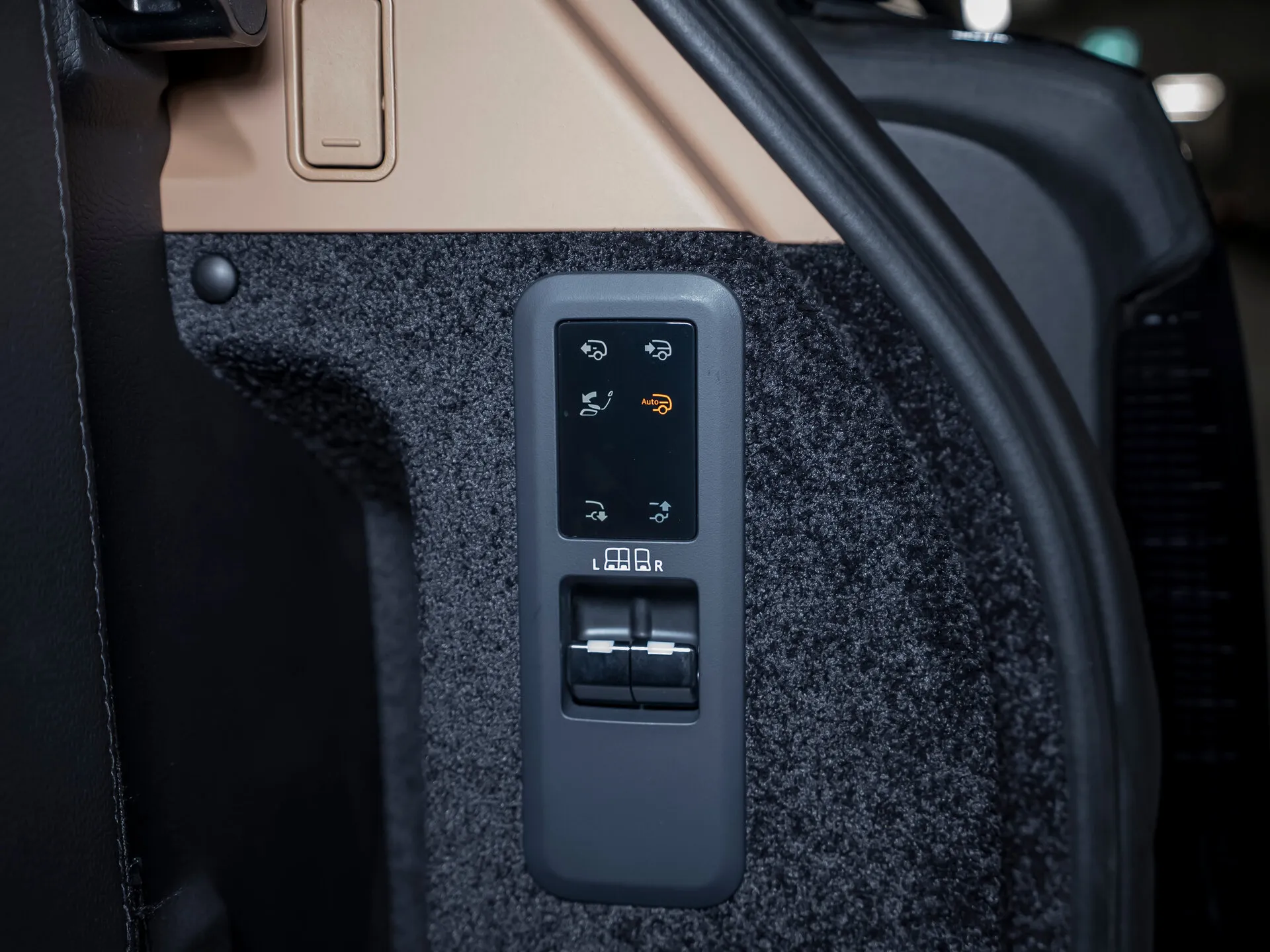 Land Rover Range Rover, V 2025 фото 8
