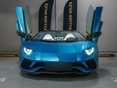 Lamborghini Aventador, I Рестайлинг 2018 — миниатюра 7