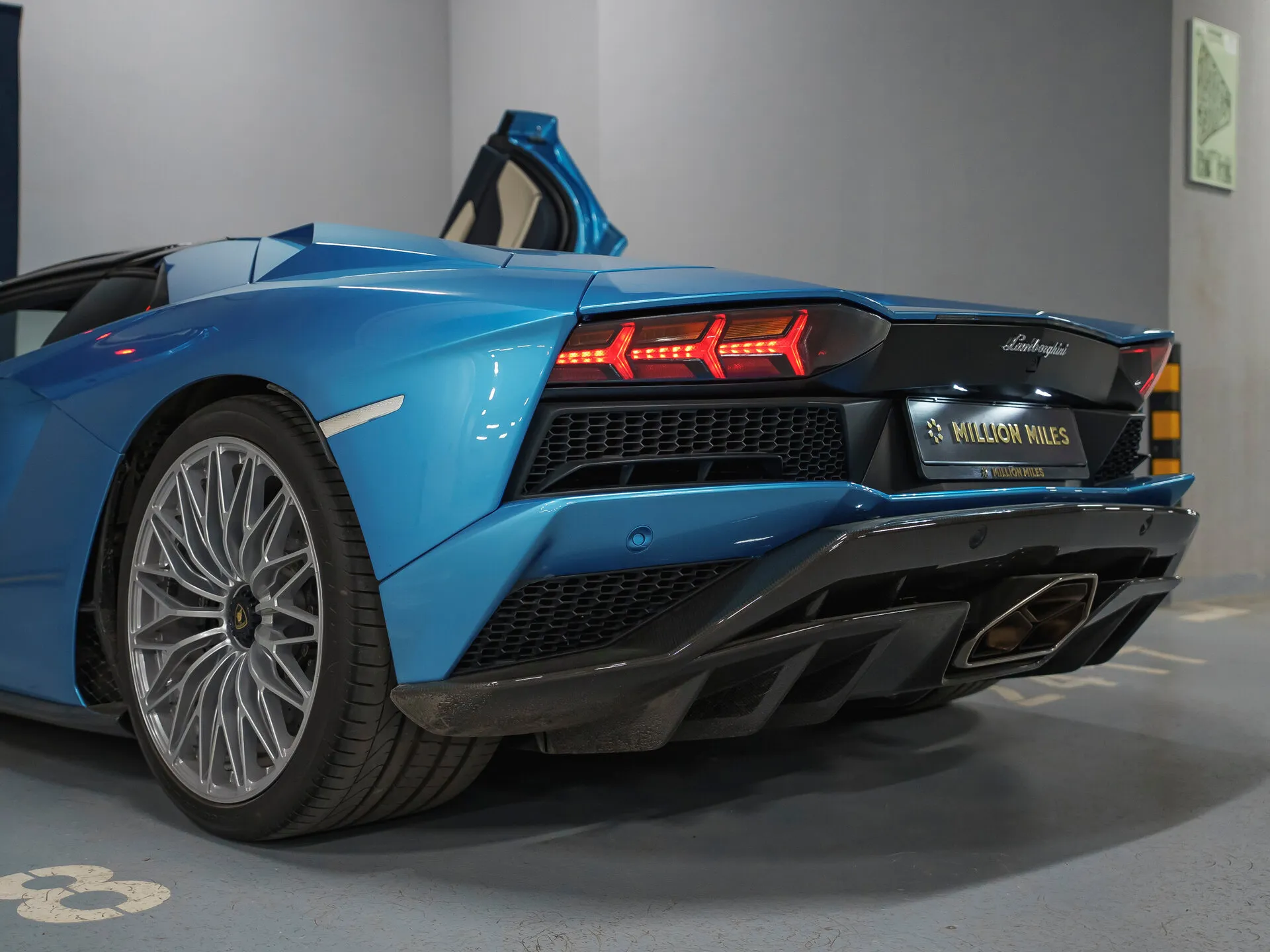 Lamborghini Aventador, I Рестайлинг 2018 фото 10