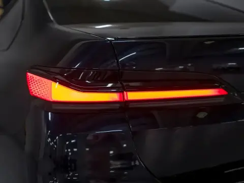 BMW 7 Серии, Vii (G70) 2023 — миниатюра 6