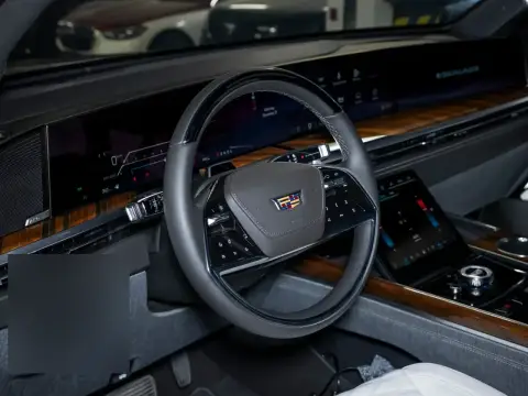Cadillac Escalade, V Рестайлинг 2025 — миниатюра 4
