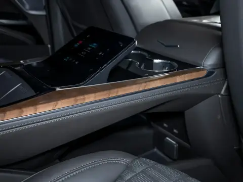 Cadillac Escalade, V Рестайлинг 2025 — миниатюра 9