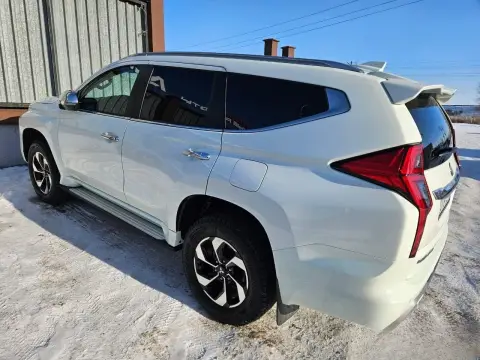 Mitsubishi Montero Sport 2025