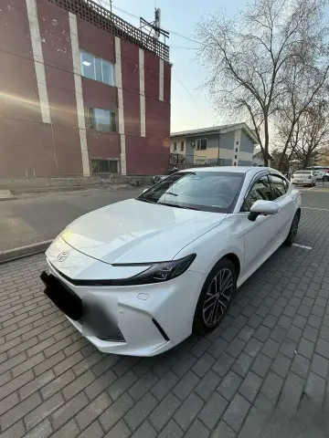 Toyota Camry 2025