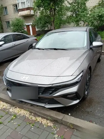 Hyundai Elantra 2025