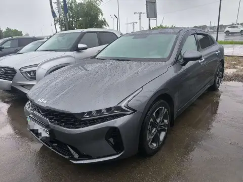 Kia K5 2025
