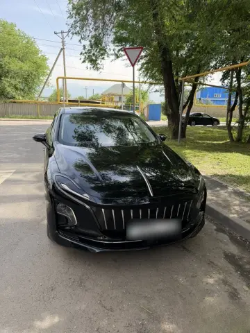 Hongqi E-QM5 2025