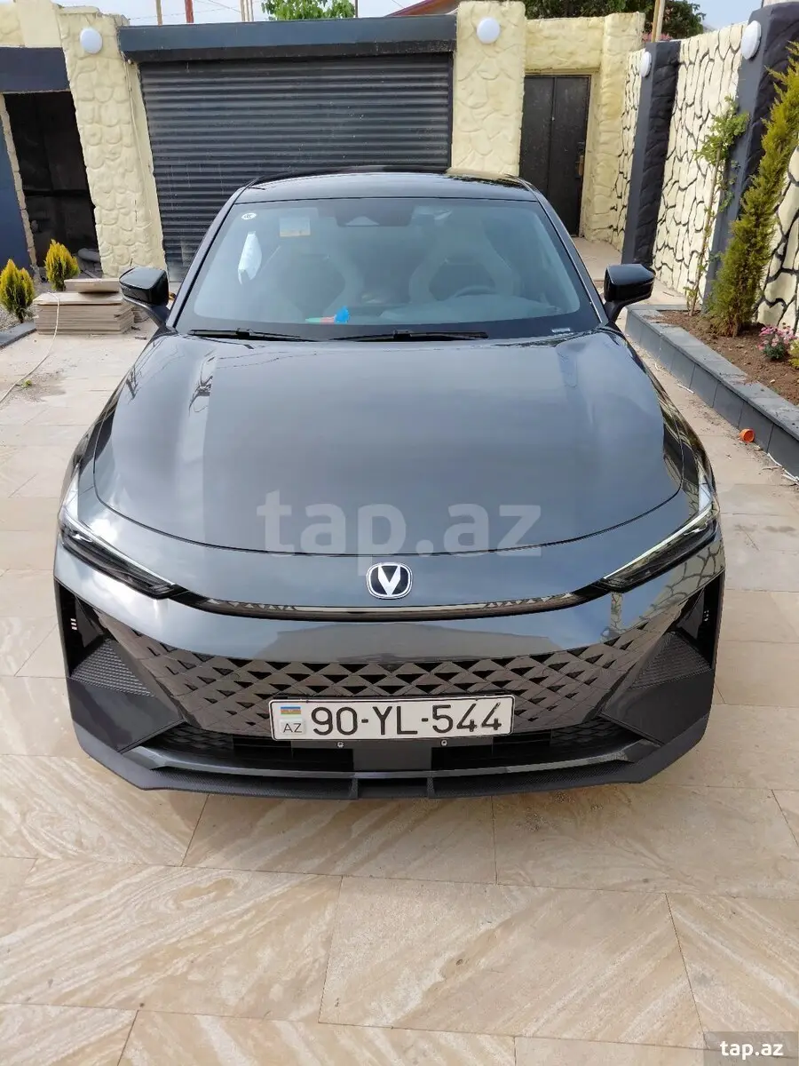 Changan Uni-V iDD 2025 — фото 1 из 7