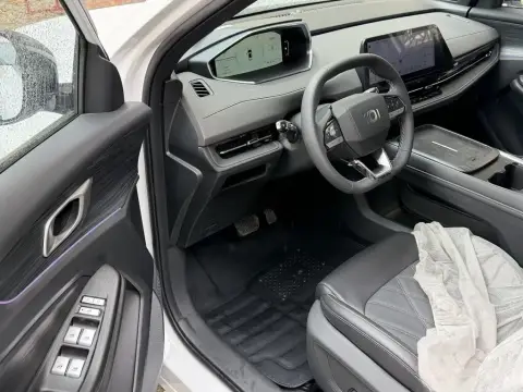 Changan Qiyuan Q05 2025 — миниатюра 9