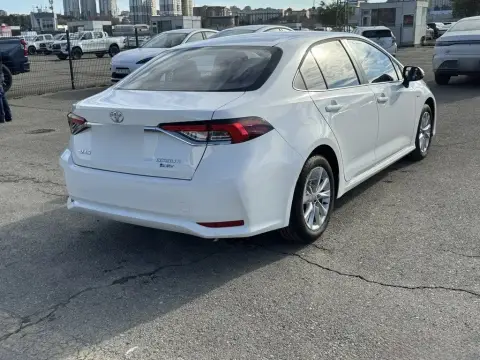 Toyota Corolla 2025 — миниатюра 6