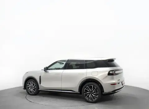 Changan Qiyuan Q07 2025 — миниатюра 8