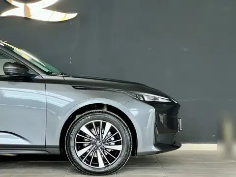 Changan Qiyuan A05 2025 — миниатюра 4