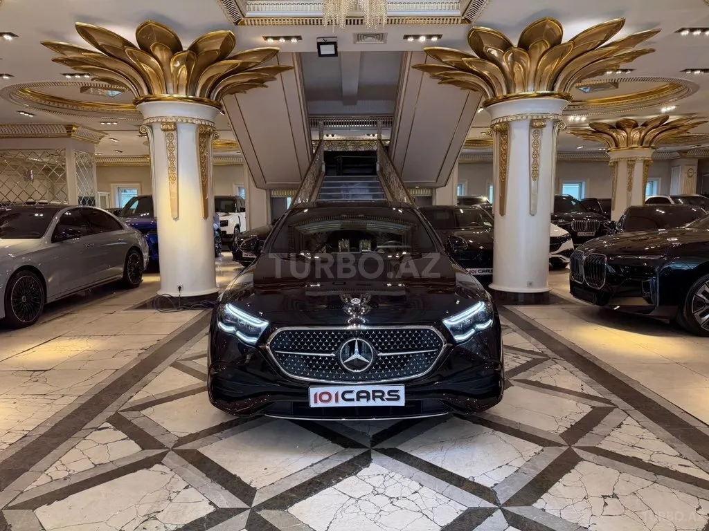 Mercedes-Benz E 400 e 4MATIC 2025 — фото 1 из 10