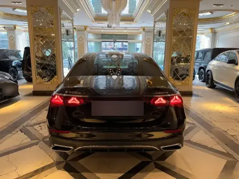 Mercedes-Benz E 400 e 4MATIC 2025 — миниатюра 8