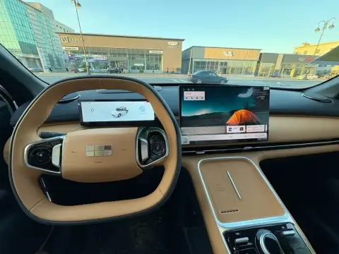 Geely Galaxy Starship 7 2025 — миниатюра 5