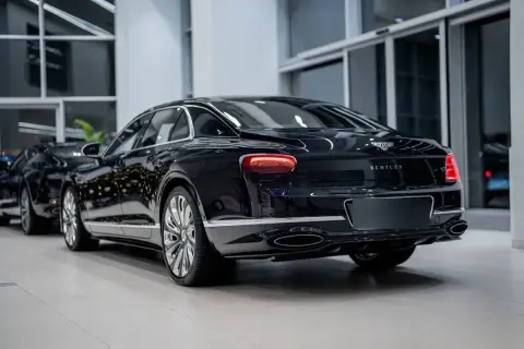 Bentley Flying Spur 2025 — миниатюра 6