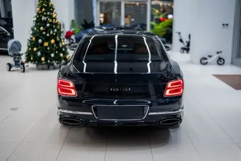 Bentley Flying Spur 2025 — миниатюра 7