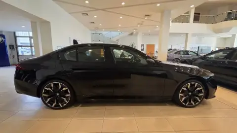BMW 530e 2025 — миниатюра 6