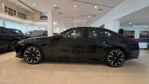 BMW 530e 2025 — миниатюра 7