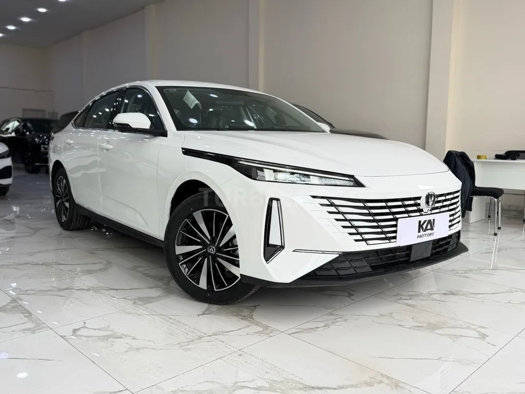 Changan Eado 2025 — фото 1 из 10