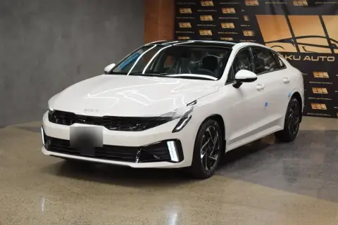Kia K5 2025