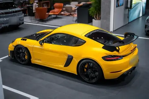 Porsche 718 Cayman GT4 RS 2025 — миниатюра 7