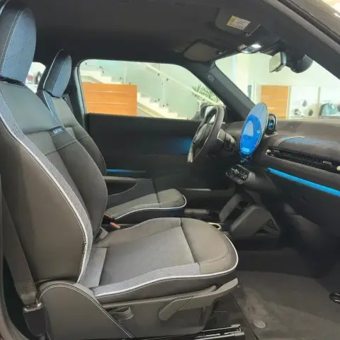 Mini Cooper E 2025 — миниатюра 8
