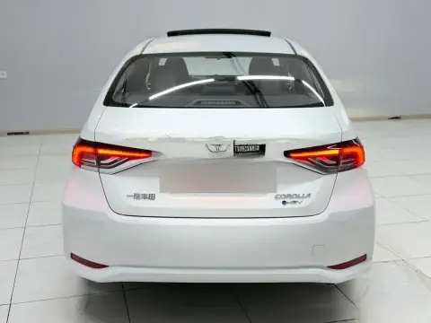Toyota Corolla 2025 — миниатюра 2