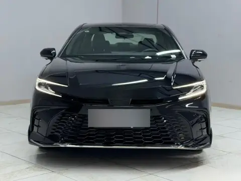 Toyota Camry 2025 — миниатюра 1