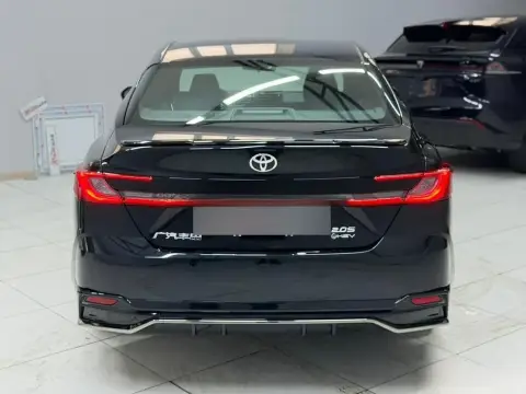 Toyota Camry 2025 — миниатюра 2