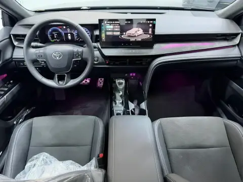 Toyota Camry 2025 — миниатюра 3