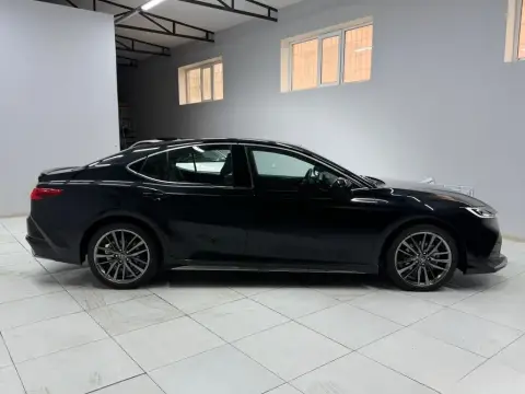 Toyota Camry 2025 — миниатюра 7
