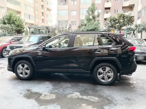 Toyota RAV4 2025 — миниатюра 4