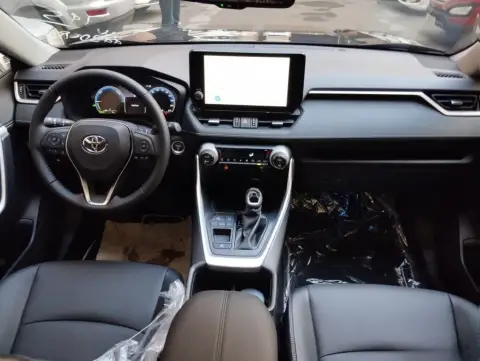 Toyota RAV4 2025 — миниатюра 6