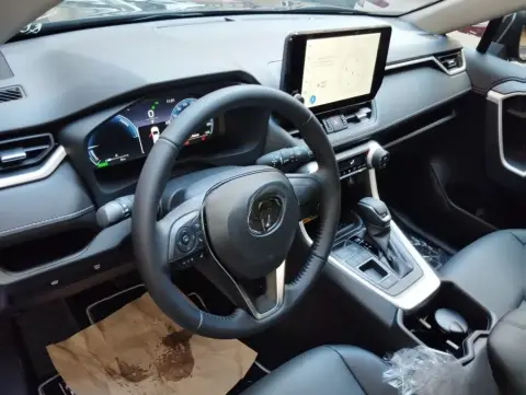 Toyota RAV4 2025 — миниатюра 9