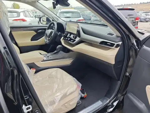 Toyota Highlander 2025 — миниатюра 10