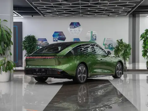 Forthing S7 EV 2025 — миниатюра 2