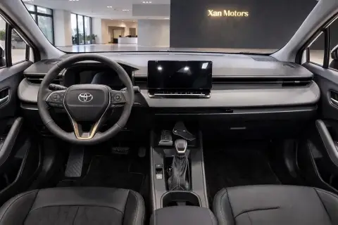Toyota Corolla Cross 2025 — миниатюра 8