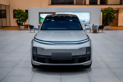 Li Auto L9 2025 — миниатюра 1