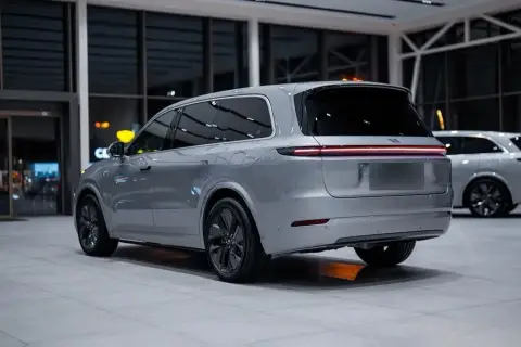 Li Auto L9 2025 — миниатюра 2