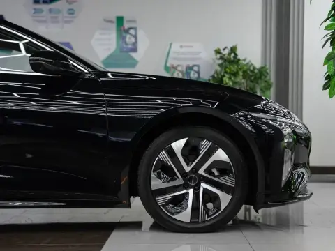 Forthing S7 REEV 2025 — миниатюра 5