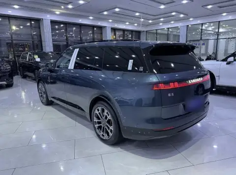 Lynk & Co 900 2025 — миниатюра 6