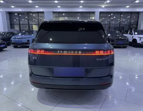 Lynk & Co 900 2025 — миниатюра 7