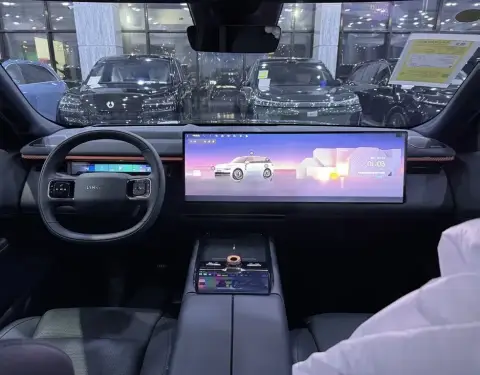 Lynk & Co 900 2025 — миниатюра 8